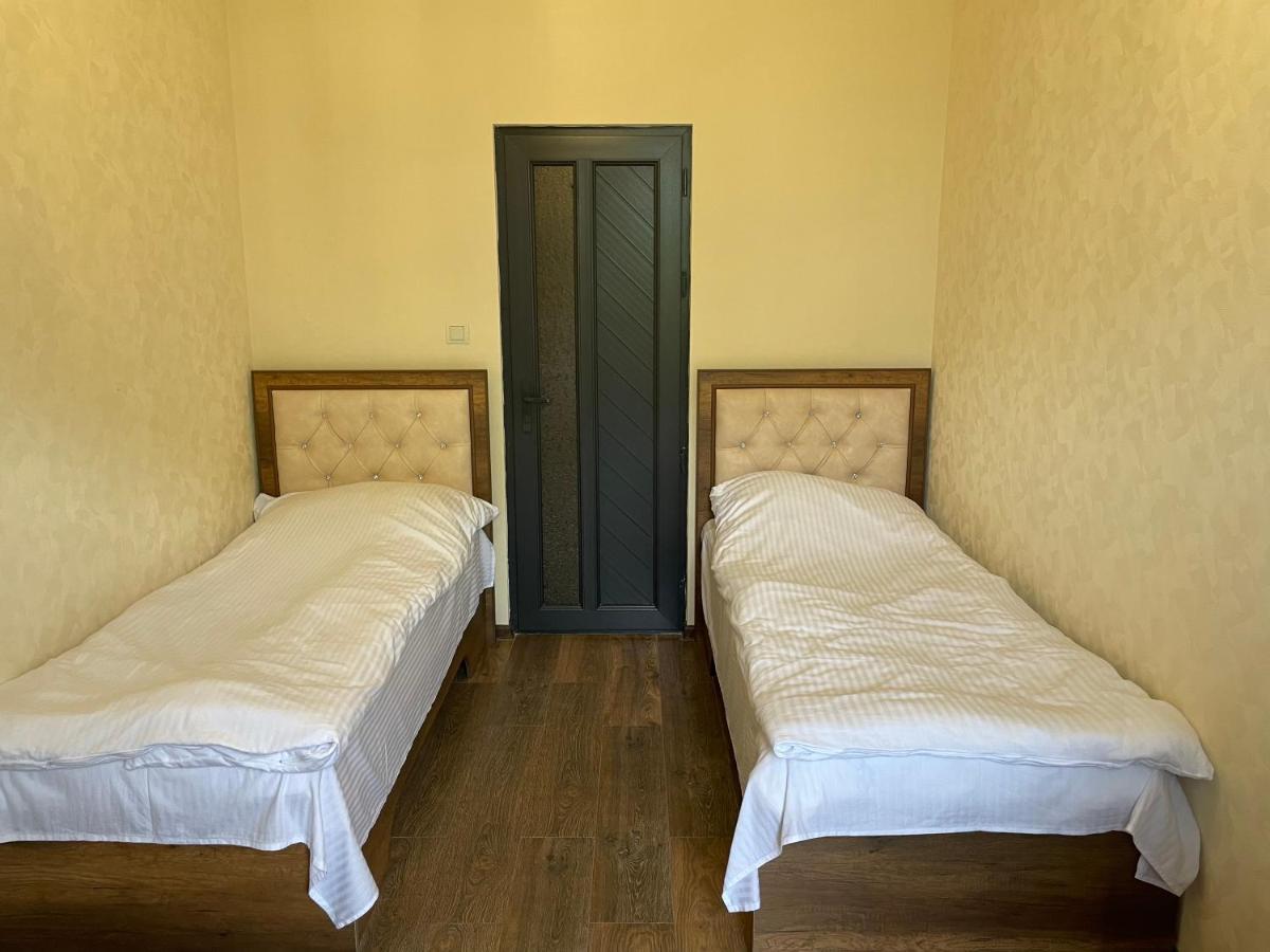 Yolyans Hotel 戈里斯 外观 照片